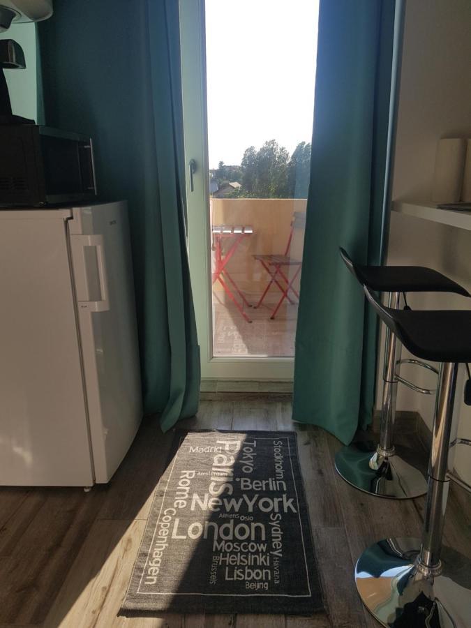 Moni Apartment Нэводари Экстерьер фото